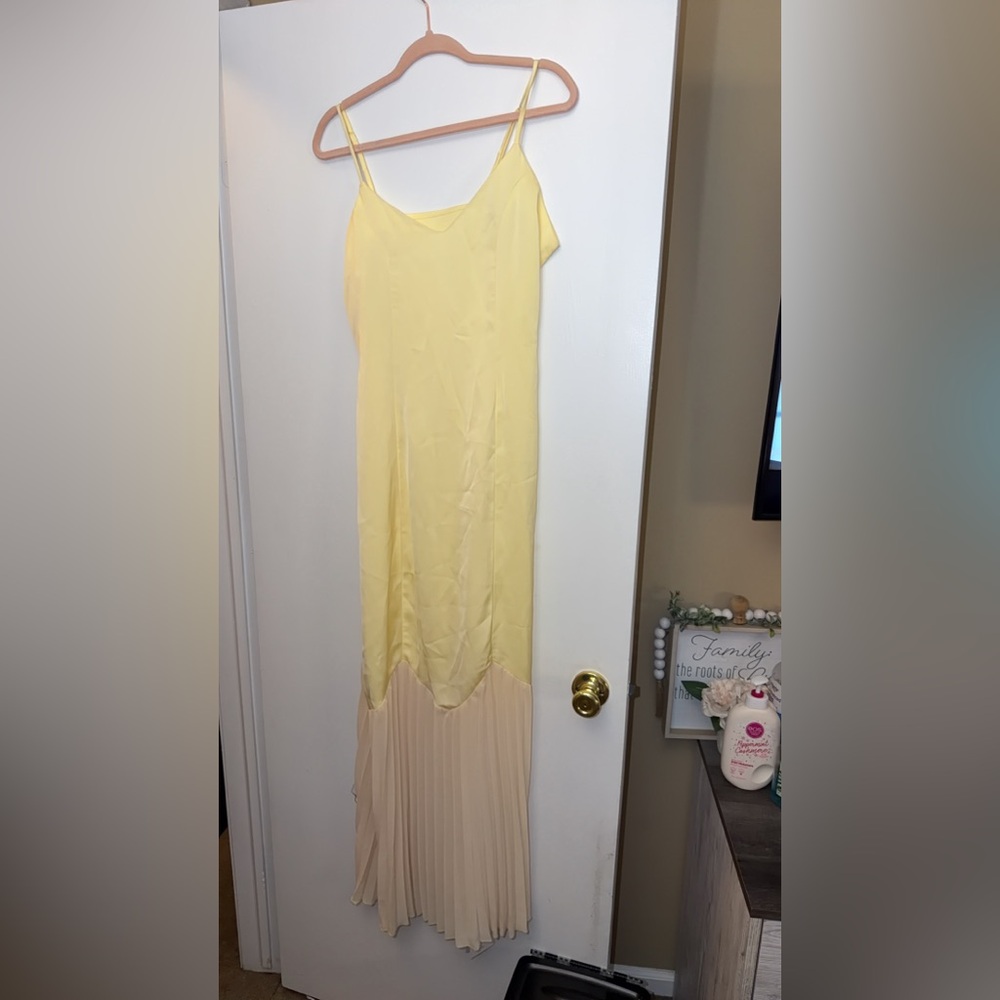 Chic Yellow and Cream Maxi Dress